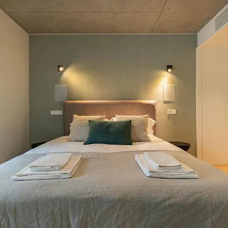 Hidden Pearl W/ Patio & Pool By Lovelystay Lissabon