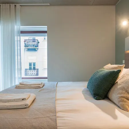 Hidden Pearl W/ Patio & Pool By Lovelystay דירה