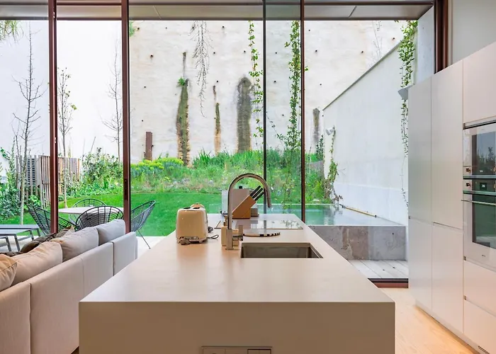 Hidden Pearl W/ Patio & Pool By Lovelystay شقة *