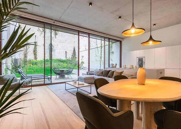 Hidden Pearl W/ Patio & Pool By Lovelystay