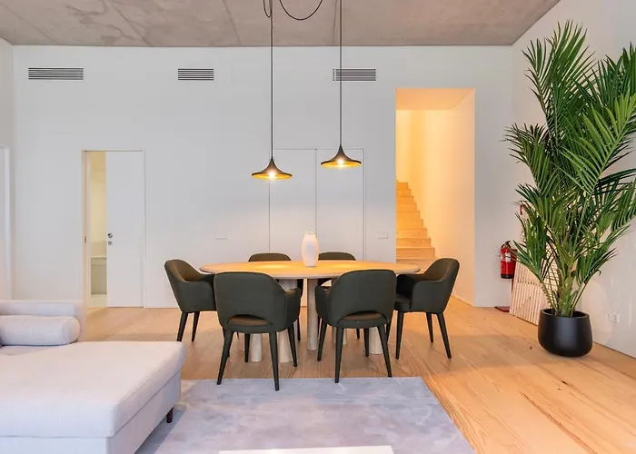 Hidden Pearl W/ Patio & Pool By Lovelystay